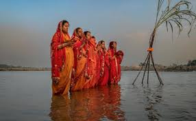 Devotion at Dawn: Chhath Puja 2025 Concludes with ‘Usha Arghya’ Across India’s Ghats