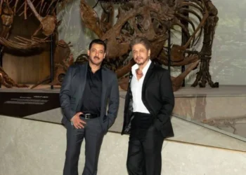 Shah Rukh and Salman Khan Take Over Abu Dhabi: Fans Say SRK Spends More Time With Salman Than Gauri
