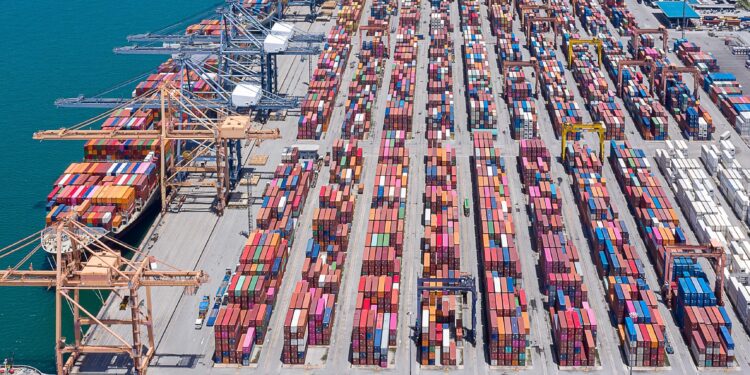India’s Exports Roar Back in November as Trade Deficit Falls to 5-Month Low