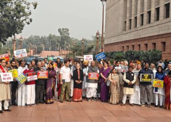 🇮🇳 India’s Politics & Governance: Parliament in Turmoil as Opposition Storms Well Over Electoral-Roll Revision