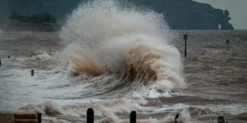 Coastal States Put on Alert After Rough Sea Warning