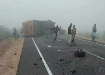 Fatal Road Crash in Rajasthan: Young Biker Killed in Fog-Hit Jaipur–Agra Highway Collision