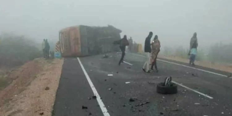 Fatal Road Crash in Rajasthan: Young Biker Killed in Fog-Hit Jaipur–Agra Highway Collision