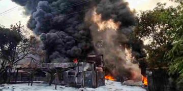 Major Fire Breaks Out at Chemical Warehouse in Gujarat’s Bharuch; Operations Suspended