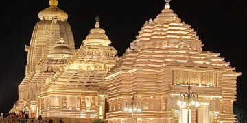 Pushpa Abhishek Ritual at Jagannath Temple, Digha Draws Devotees in Large Numbers