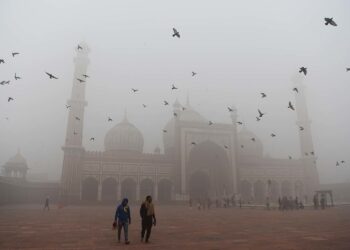 Air Quality Deteriorates Across North India as Cold Wave Traps Pollution